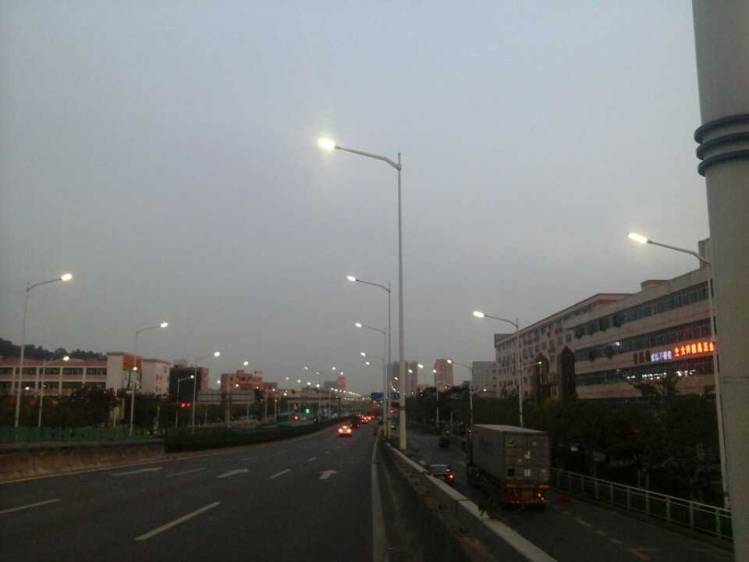 What problems should be paid attention to before installing LED street lights?