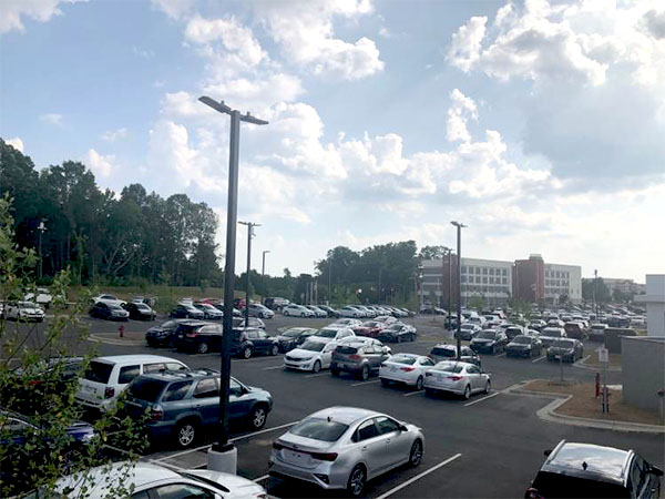 module led parking lot light project case in outdoor parking lot